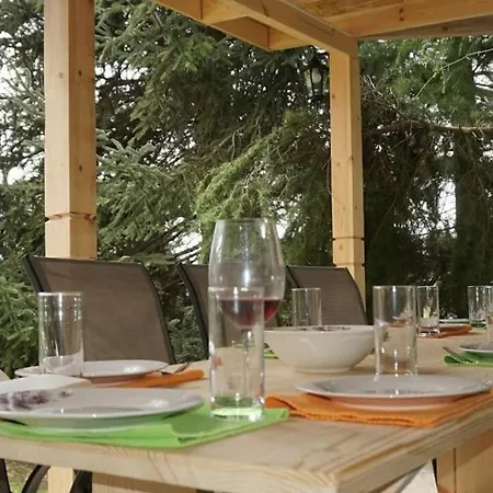 Forest House Ferienhaus Warna
